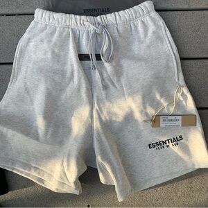 ESSENTIAL SHORTS LIGHTOAT/BLACK